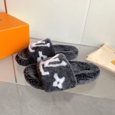 Louis Vuitton Slippers